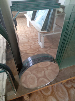 zrkadlo,rozne tabule skla ozne zrkadla hotove len zavesit. - 2