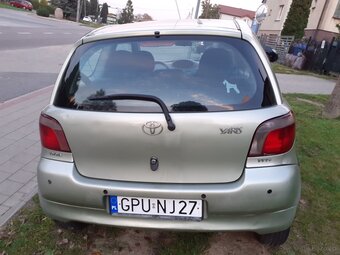 Toyota Yaris 1 - 2