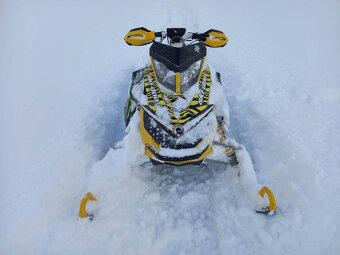 skuter śnieżny Ski-Doo RS 600 - 2