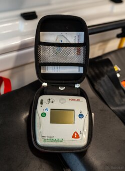 AED Schiller FRED easyport – miniaturowy defibrylator - 2