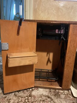 Sprzedam maszynę do szycia z pedałem. - 2