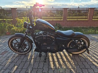 Harley-Davidson Iron XL883N – CHOPPER, KTÓRY PRZYCIĄGA SPOJR - 2