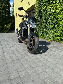 Suzuki GSR 750 - 2