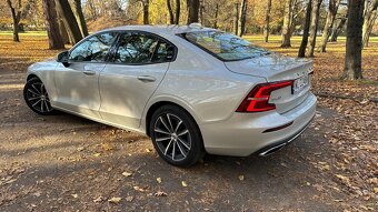 Volvo S60 III 2.0 S 60 T6 AWD 310 KM MOMENTUM PRO - 2