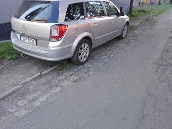Opel Astra-Polecam - 2