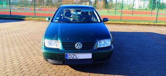 VW Bora, rok 1999, 1,6 benzyna, sedan, stan b.dobry - 2
