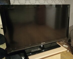 dwa telewizory     do serwisu   cena 300zł - 2
