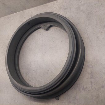 Uszczelka/mankiet z pralki Whirlpool FSCR 10432 - 2