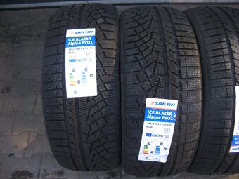 245/45R19 SAILUN Ice Blazer Alpine EV01 - 2