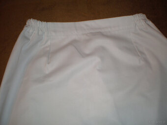 Sprzedam spódnicę damską, białą, z tzw. mundurku medycznego - 2