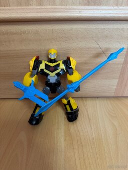 Figurka Transformers Bumblebee + 2 bronie - 2