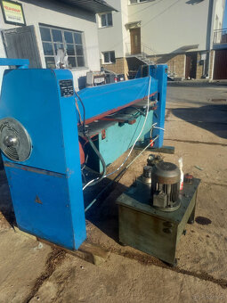 zaginarkę elektromechaniczną do blachy typu XONM 2000-2B - 2