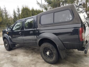 Samochód Nissan Navara - 2