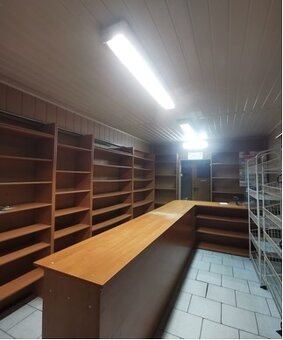 Dwa lokale, jeden z najemcą sprzedam - 2