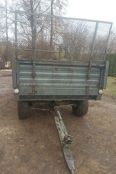 Rozrzutnik obornika dwuosiowy Agromet Czarna Białostocka 4t - 2