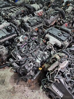 Silnik 1,6 TDI 77kw Typ: CLH kompletny stan super - 2