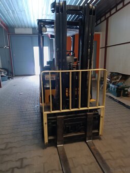 Wózek widłowy Yale - 2