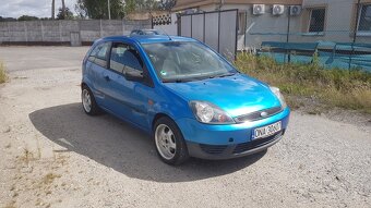 Ford Fiesta 1.3 benzyna 2004 r. w ładnym stanie - 2