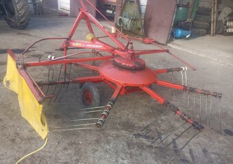 Zgrabiarka karuzelowa Pottinger 301 - 2