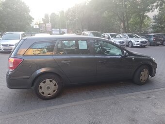 Astra 3 1,6 benzyna,kombi - 2