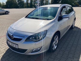 Astra Atrakcyjny Wygląd - 2