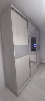 Sprzedam szafe przesuwną 3drzwiową - 2