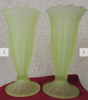 2 wazony secesyjny Szkło uranowe szkło uranowo-wazelinowe, - 2