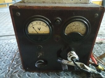 Prostownik samochodowy 6 i 12 v bardzo mocny sprawny polecam - 2