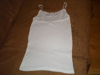 Podkoszulek damska wykonana z bawełny, w kolorze białym. - 2