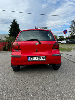 sprzedam Toyotę Yaris 2004 r. - 2
