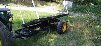 jednoosiową przyczepę rolniczą z hydraulicznym wywrotem - 2