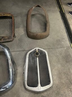przedni grill dla weterana Skody - 2