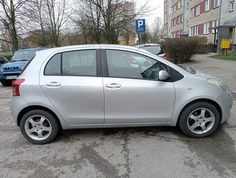 Toyota Yaris II - 2