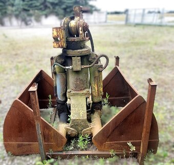 Chwytak dwuszczękowy / łyżka chwytakowa hydrauliczna do kopa - 2