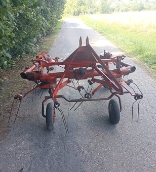 Przetrząsacz przewracarka karuzelowa zawieszana Deutz-Fahr - 2