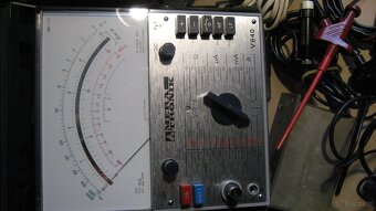 V-640 Z OSPRZĘTEM STAN IDEALNY - 2