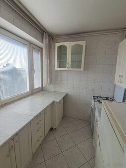 2 pokojowe mieszkanie,  37m2,IV piętro, os. Serbinów - 2