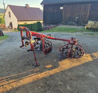 Przetrząsaczo - zgrabiarka karuzelowa Mesko Z 275 - 2