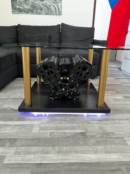 Unikalny designerski stolik wykonany z silnika Nissan V6 - 2