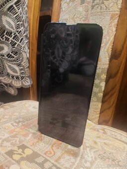 Etui do telefonów typu "Clear View Standing Cover" - 2