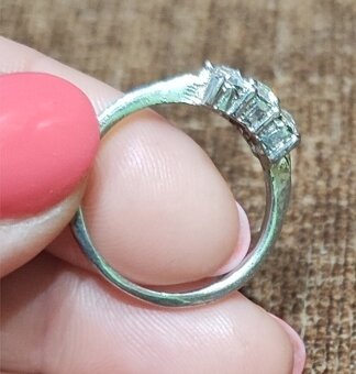 Pierścionek białe kryształki - 2