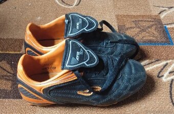 Kopačky Avic Tech - 2