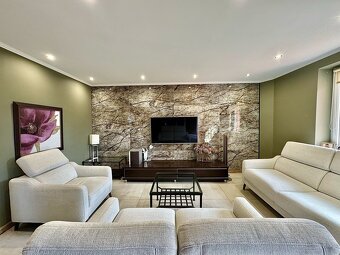 Dom piętrowy w zab. bliźniaczej o pow. 203m2, działka 387m2, - 2