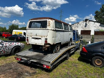 Volkswagen bus - 2
