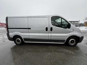 Opel Vivaro 2.5 CDTI L2H1 - 2