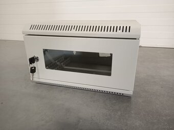 Skrzynka techniczna z zamkiem - stan doskonały - 2