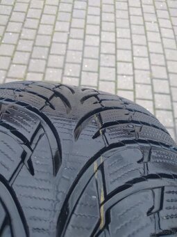opony NOKIAN WR D3 215/60/16 r M+S 95 h nie naprawiane zakła - 2