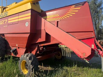 Kombajn zbożowy Laverda 627 (New Holland) heder 6m w pełni s - 2