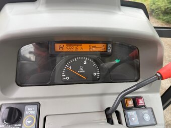 Ciągnik rolniczy Kubota  L5740 rok pr 2012. 5500mth. Przedni - 2