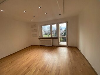 3 pokoje, 63m2, balkon, II piętro, winda, po remoncie, Os. D - 2